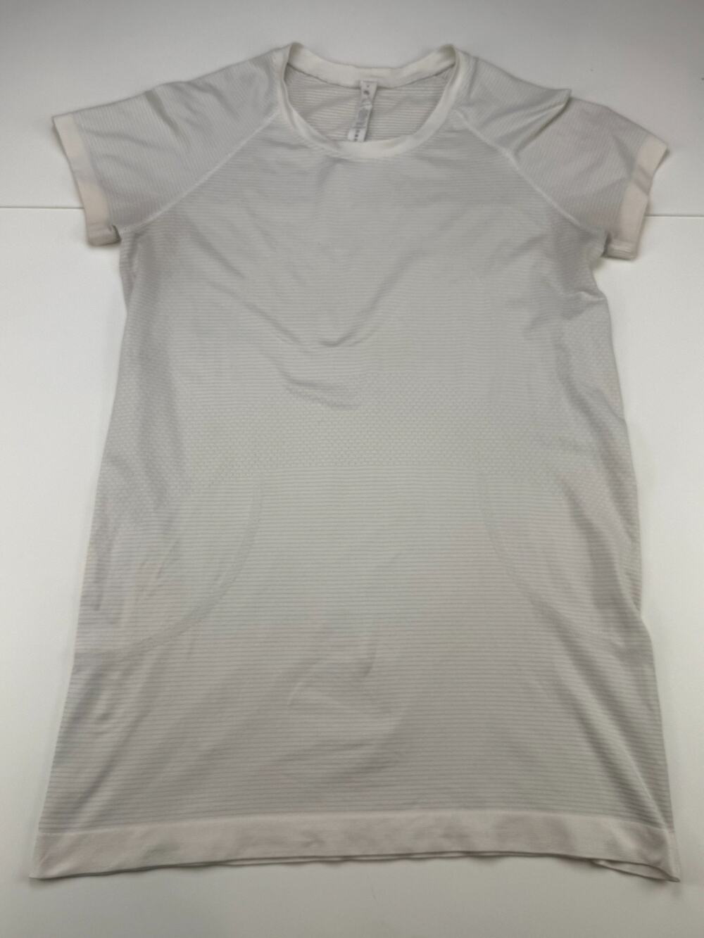 Lululemon Swiftly Tech Short Sleeve 2.0 Womens 8 White Running Shirt LW3DFNS